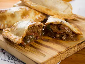 Empanada de carne a cuchillo
