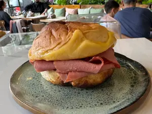 Sandwich En Pan De Papa