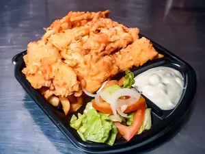 Pollo crispy + fritas +bebida