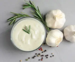 Salsa de ajo pequeña