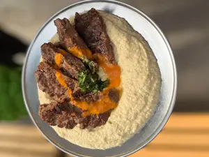 Hummus Con Kebab