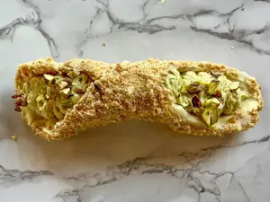 Cannoli pistacho