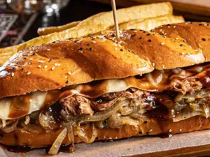 Sándwich de bondiola braseada