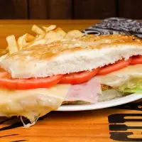 Sándwich de milanesa completo