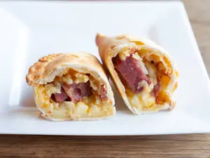 Empanada de calabresa