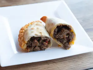 Empanada de carne picante