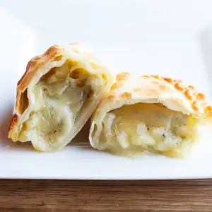 Empanada de cebolla y queso