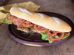 Sanwich mila lechuga y tomate