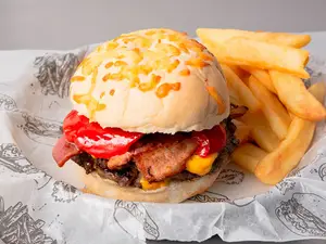 Bacon cheeseburger con morron