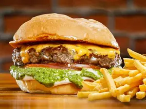 Pesto simple sin tacc + papas