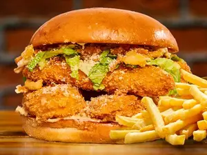 Pollo caesar doble + papas