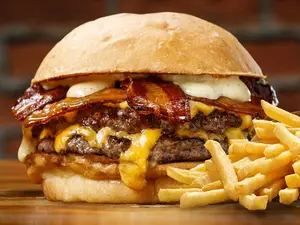 Stacked doble + papas