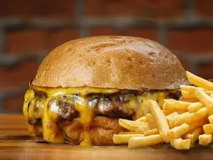 Cheese simple + papas