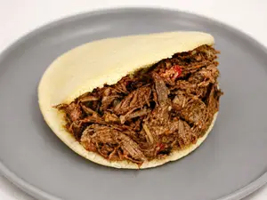 Arepa de Carne Mechada