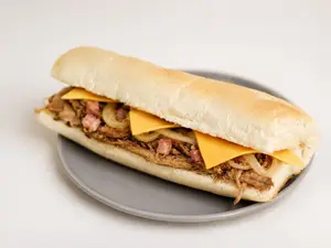 Baguette Pernil & Cheddar