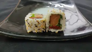Mediterráneo roll (8 unidades)