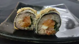 Spicy maki tempura (10 piezas)