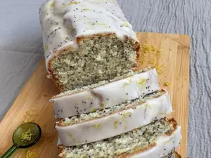 Budín de limón y amapolas