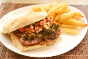 Choripan Con Fritas