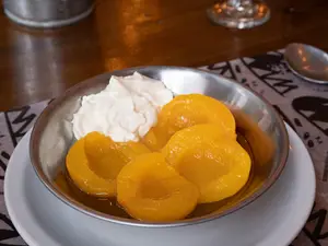 Durazno con crema