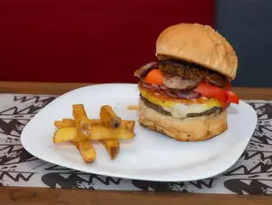 Hamb bien argenta + fritas