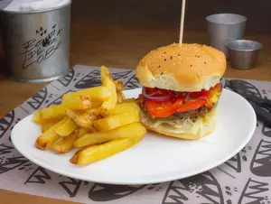 Hamb chingona + fritas