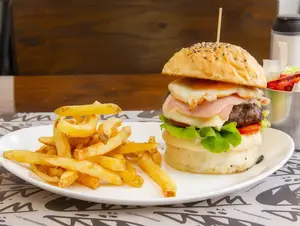 Hamb la completa + fritas