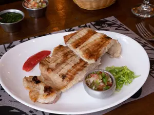Matambrito de cerdo con guarni