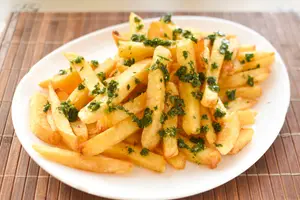 Papas fritas con provenzal