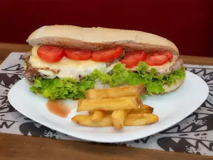 Sánd gig bife d chorizo fritas