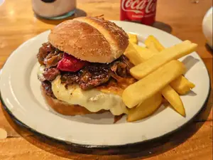 Hamburguesa doble criolla