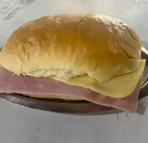 Pebete Jamon Y Queso