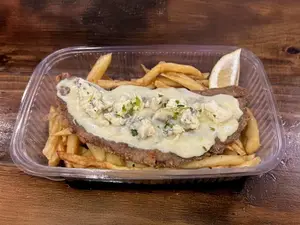 Milanesa roquefort papas frita