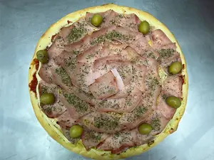 Pizza con jamón