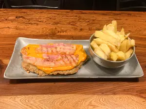 Milanesa americana con guarnic