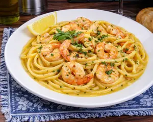 Linguine con gambas y azafrán