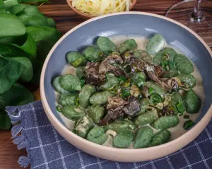 Ñoquis de espinaca al pesto