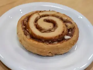 Roll de dulce de leche y nuez