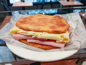Sandwich con pan de chipá con jyq