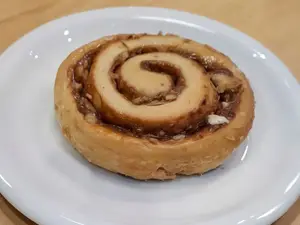 Roll de dulce de leche y nuez