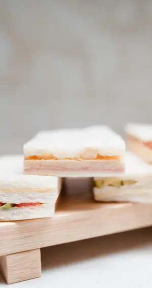 Sandwiches jamonyqueso docena