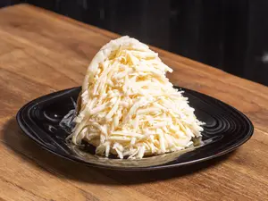 Arepa clásica con queso blanco
