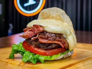 Burger arepa