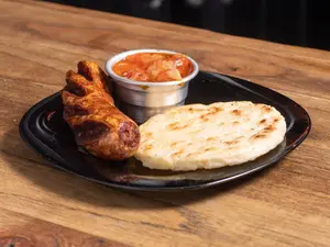 Chorizo Con Arepa