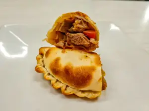 Empanada de carne al horno