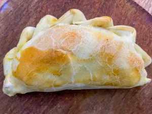 Empanada de queso y cebolla al horno