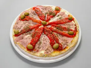 Pizza jamón y morrón
