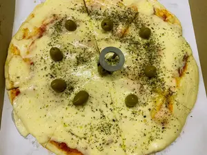 Pizza  provolone con tomate