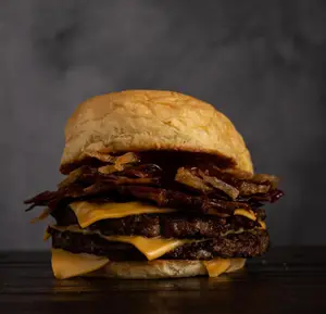 Club Burger Triple+ Papas