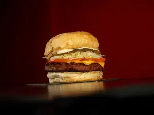 Veggie Burger + Papas